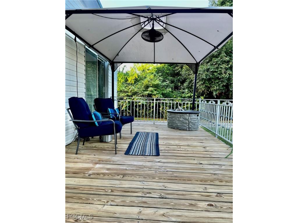 7623/7621 Breeze Drive North Fort Myers FL 33917 2025010656 image25