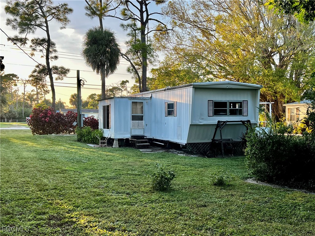 7623/7621 Breeze Drive North Fort Myers FL 33917 2025010656 image32