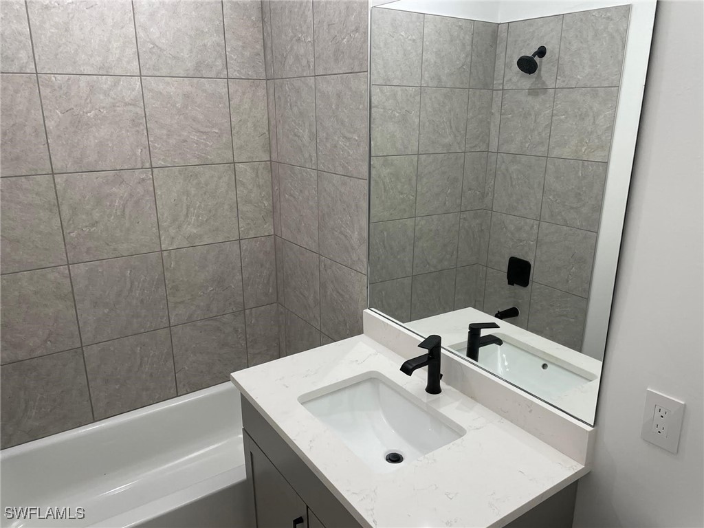 7630 Rockefeller Drive Naples FL 34119 226005015 image10