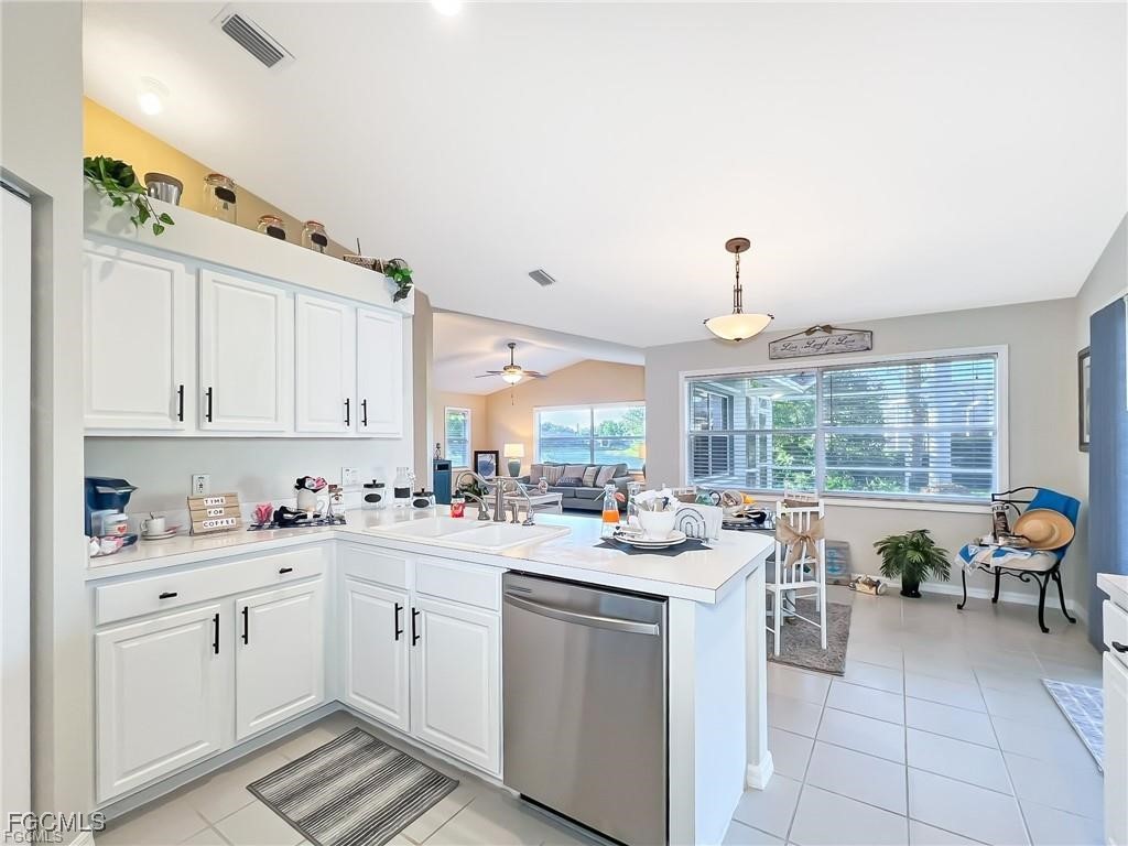 7631 Woodland Bend Circle Fort Myers FL 33912 2025023467 image16