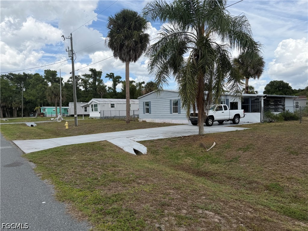 7633 Grady Drive North Fort Myers FL 33917 2026023467 image1