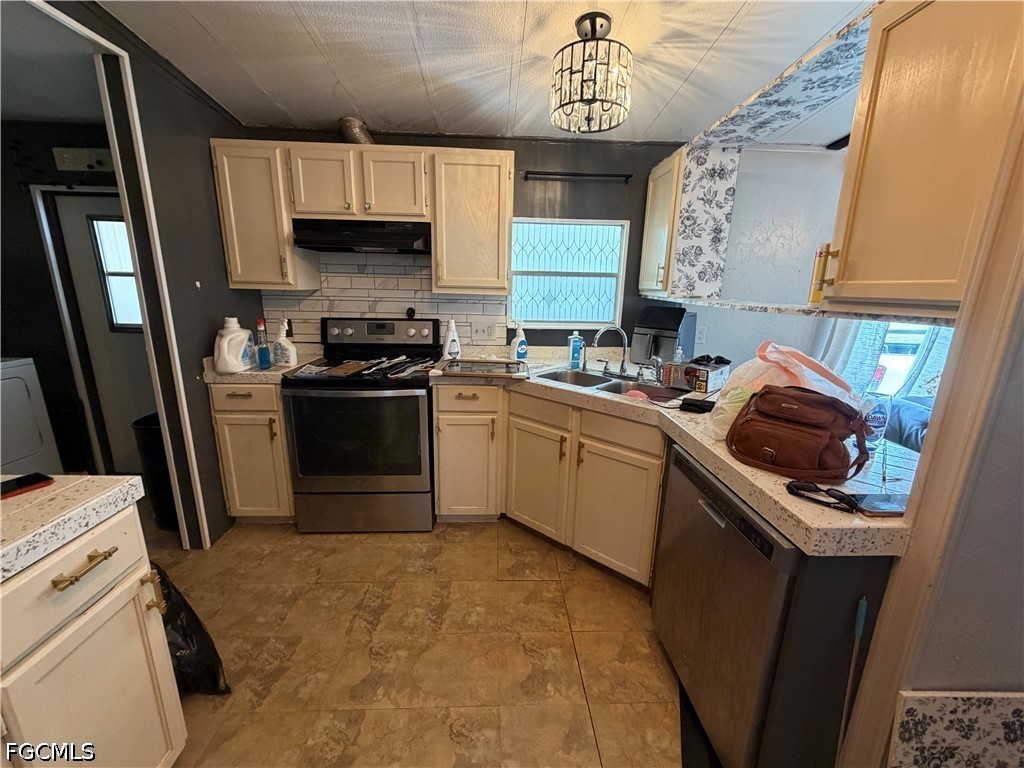 7633 Grady Drive North Fort Myers FL 33917 2026023467 image5