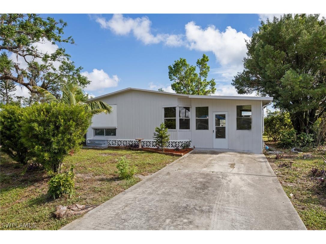 7633 Peyraud Drive North Fort Myers FL 33917 222078140 image1