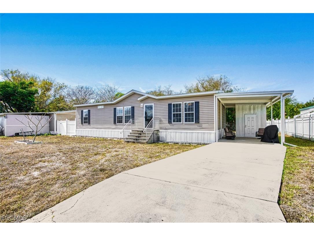 7638 Peyraud Drive North Fort Myers FL 33917 2026009668 image1