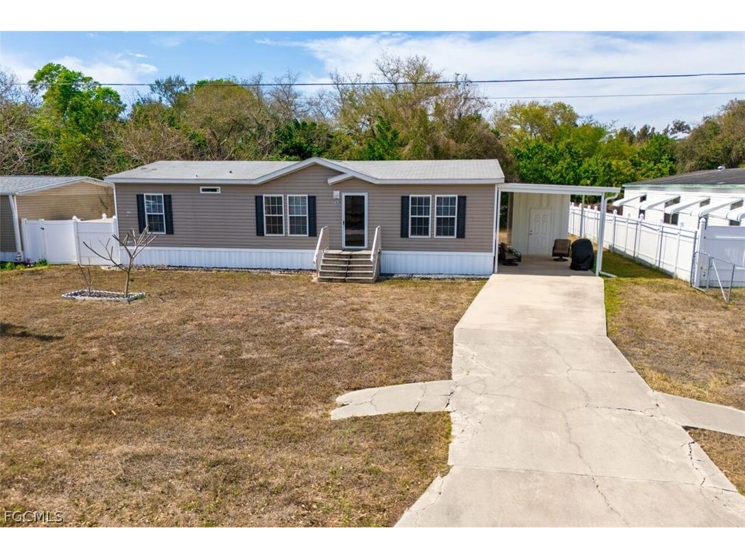 7638 Peyraud Drive North Fort Myers FL 33917 2026009668 image3