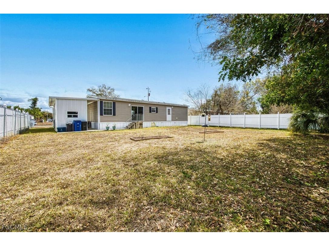 7638 Peyraud Drive North Fort Myers FL 33917 2026009668 image32