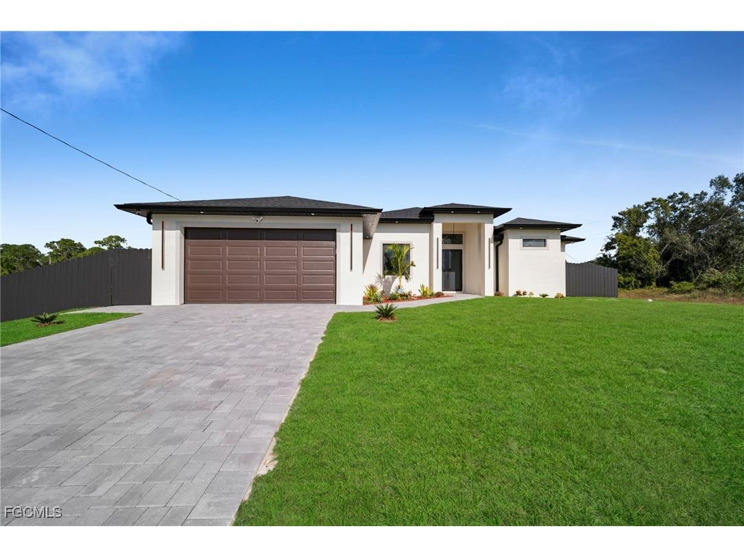 765 Central Street E Lehigh Acres FL 33974 2025021879 image2