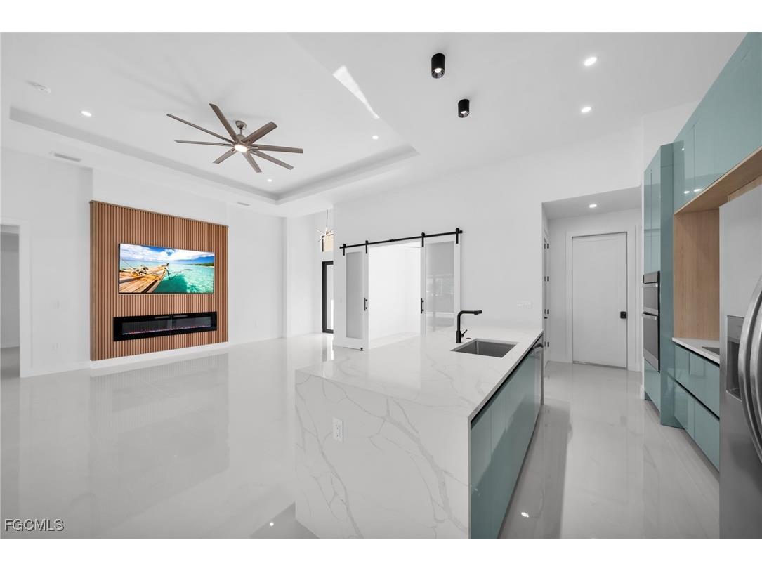 765 Central Street E Lehigh Acres FL 33974 2025021879 image3