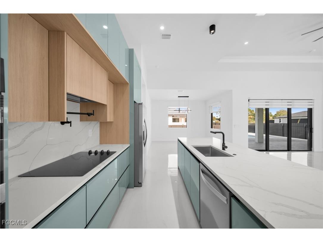 765 Central Street E Lehigh Acres FL 33974 2025021879 image8