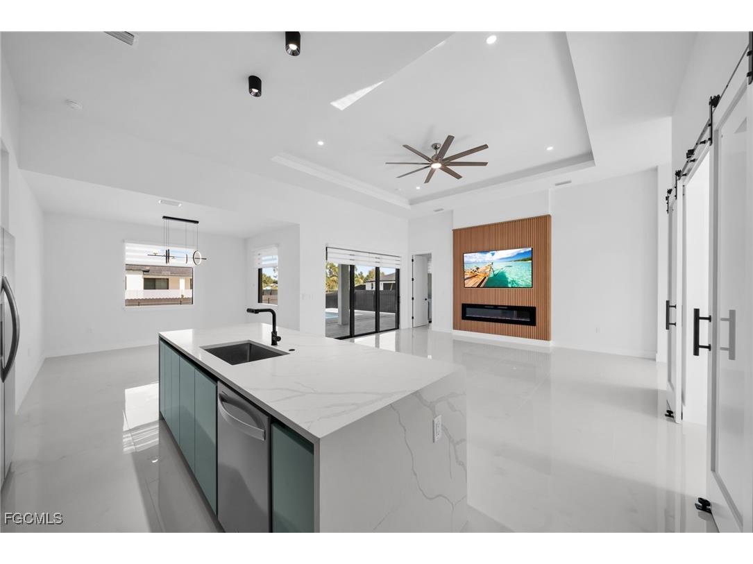 765 Central Street E Lehigh Acres FL 33974 2025021879 image9