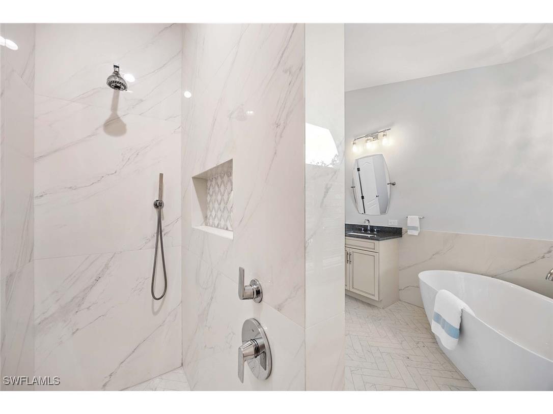 7653 Ponte Verde Way Naples FL 34109 225074239 image26