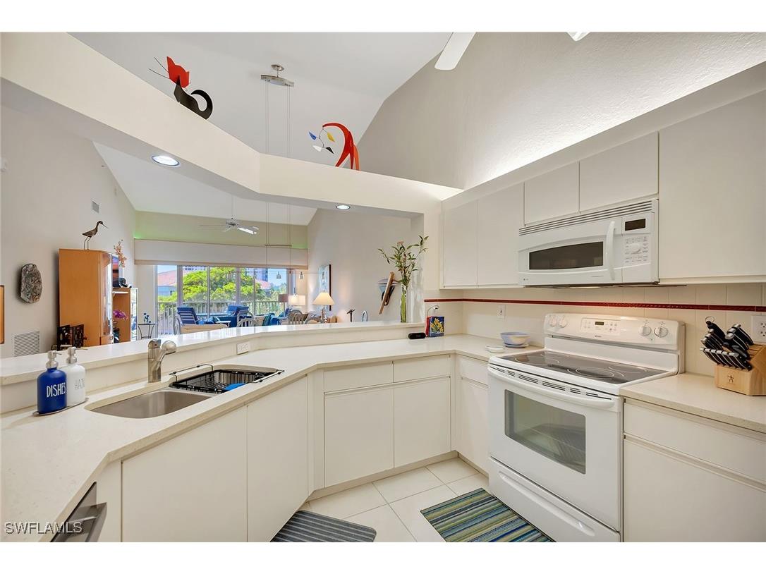 7654 Pebble Creek Circle #303 Naples FL 34108 225073421 image17