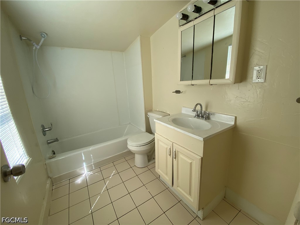 7656 Hart Drive North Fort Myers FL 33917 2026016195 image5