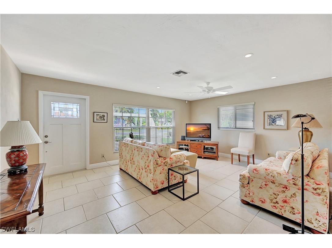 766 109th Avenue N Naples FL 34108 223064242 image1