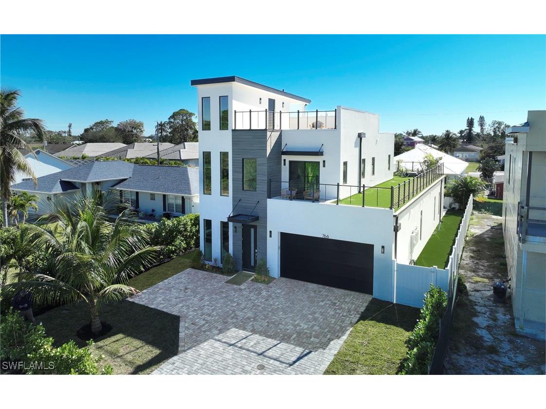 766 111th Avenue N Naples FL 34108 224103655 image1