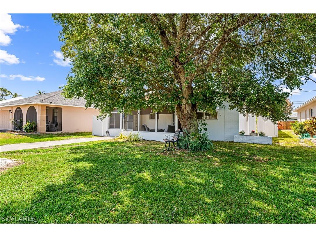 766 98th Avenue N Naples FL 34108 224035373 image1