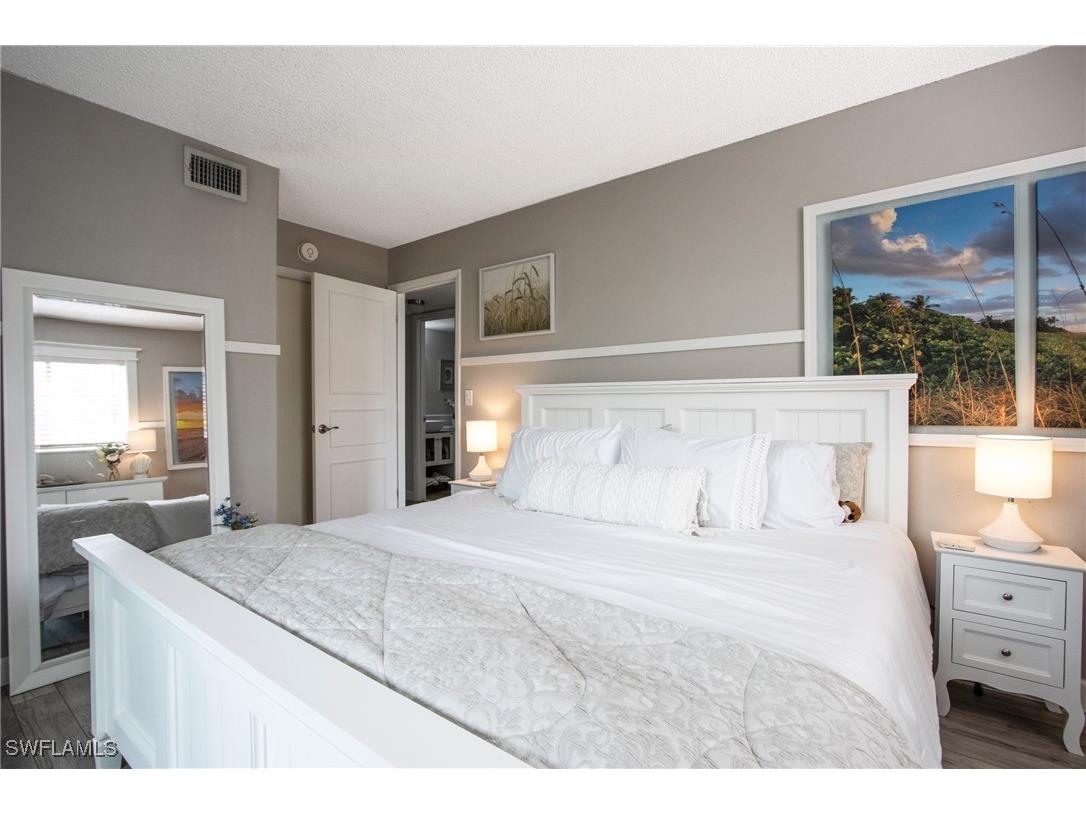 766 Central Avenue #112 Naples FL 34102 225066794 image10