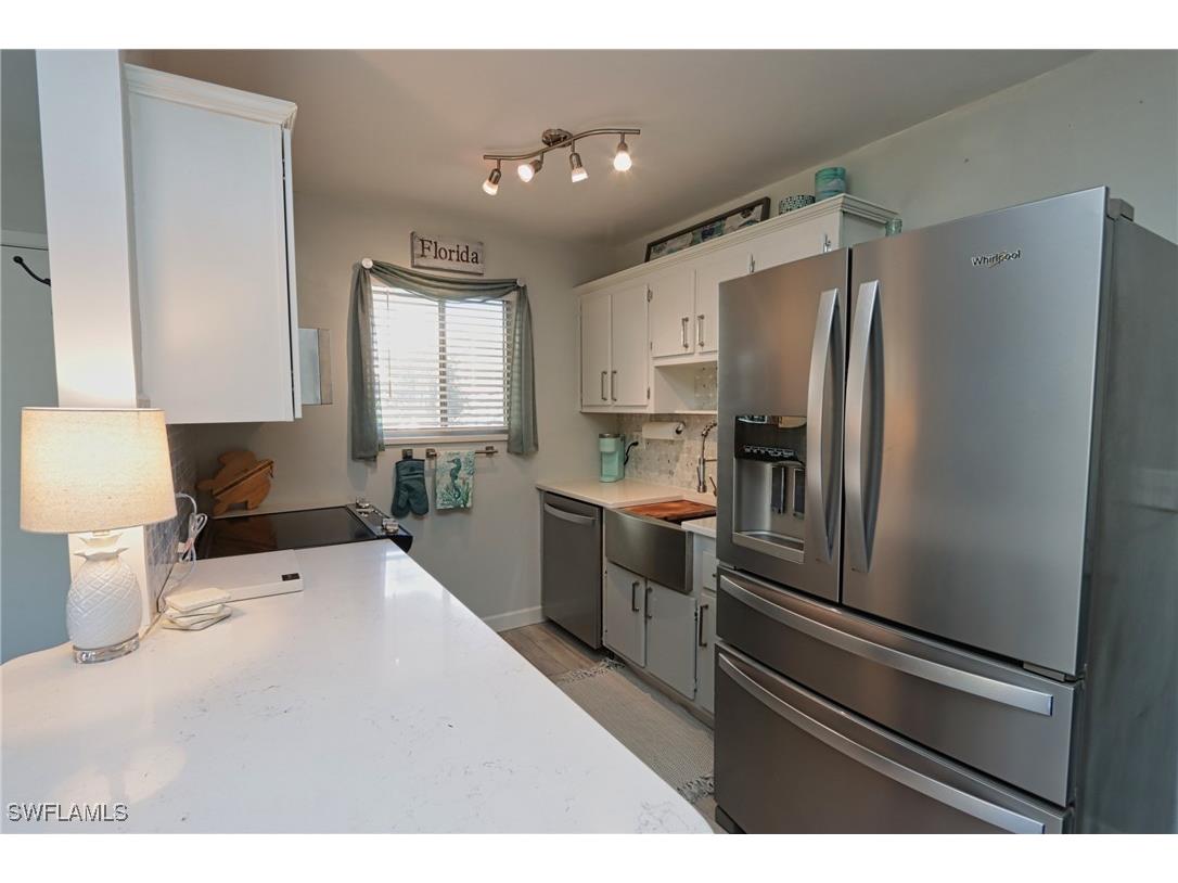 766 Central Avenue #112 Naples FL 34102 225066794 image8