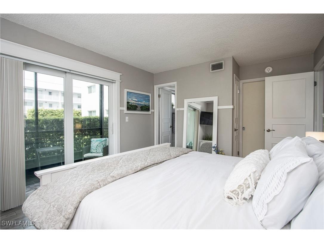 766 Central Avenue #112 Naples FL 34102 225066794 image9