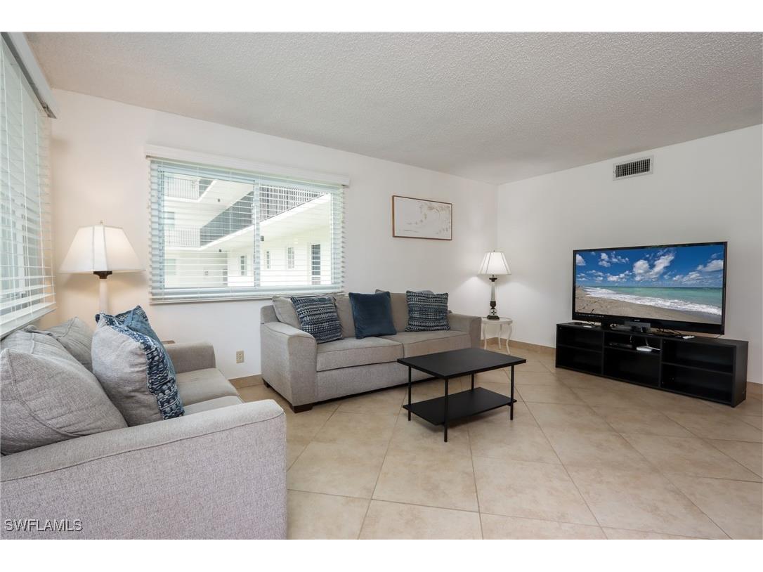 766 Central Avenue #119 Naples FL 34102 225039252 image3