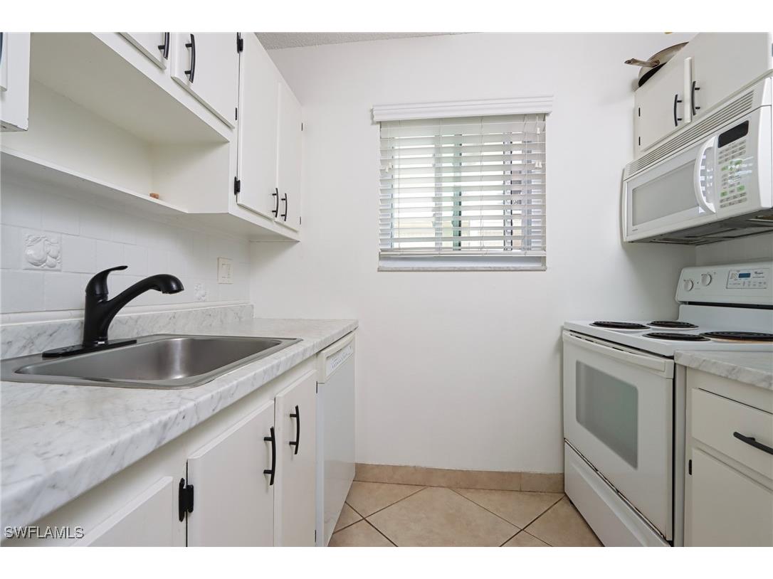 766 Central Avenue #119 Naples FL 34102 225039252 image7