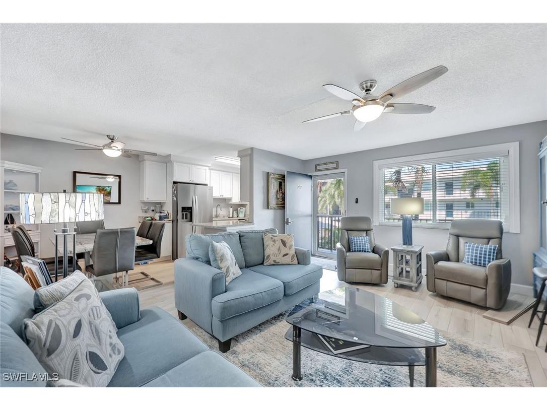 766 Central Avenue #207 Naples FL 34102 225055673 image2