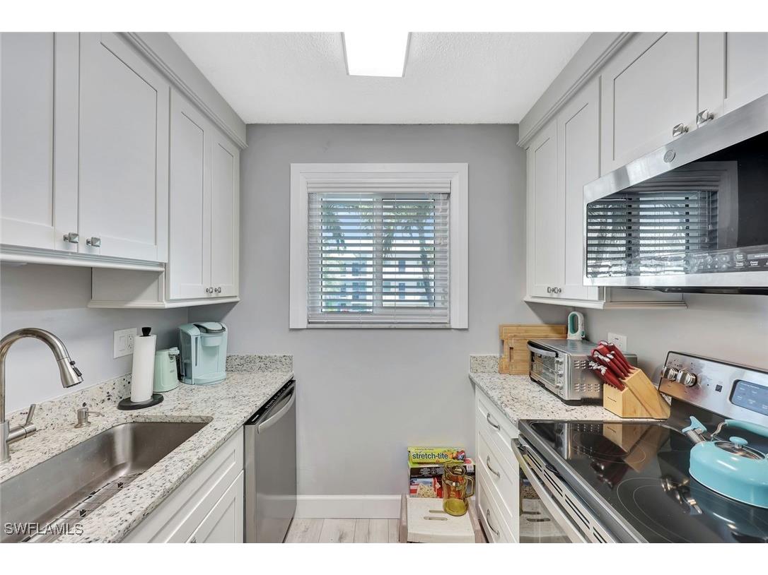 766 Central Avenue #207 Naples FL 34102 225055673 image5