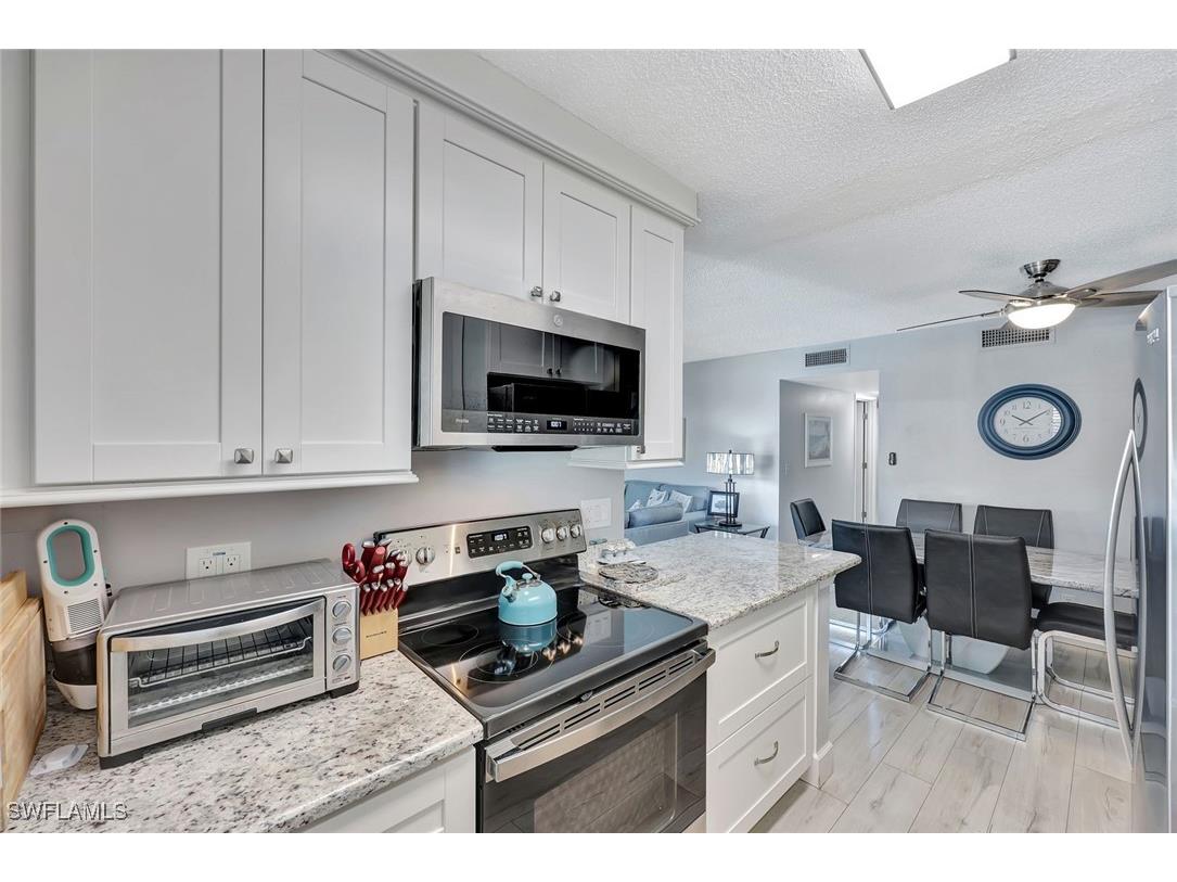 766 Central Avenue #207 Naples FL 34102 225055673 image6