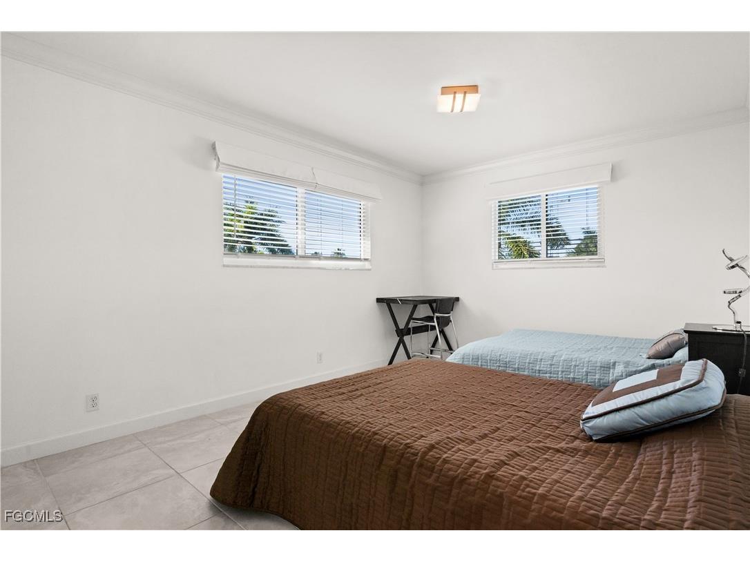 766 Central Avenue #301 Naples FL 34102 2026005785 image18