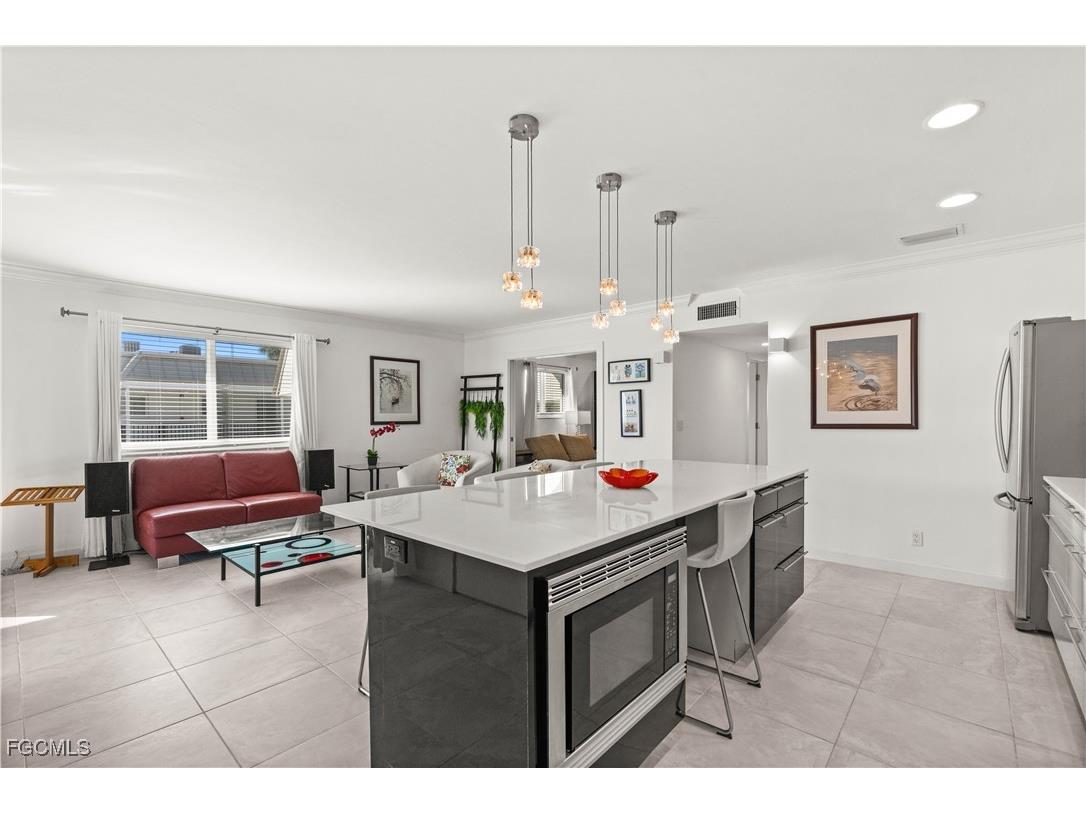 766 Central Avenue #301 Naples FL 34102 2026005785 image4
