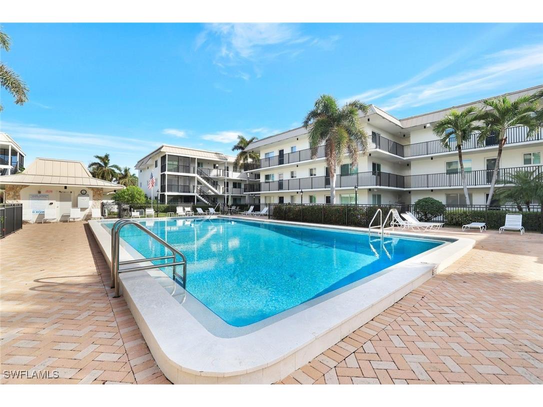 766 Central Avenue #303 Naples FL 34102 225075884 image19