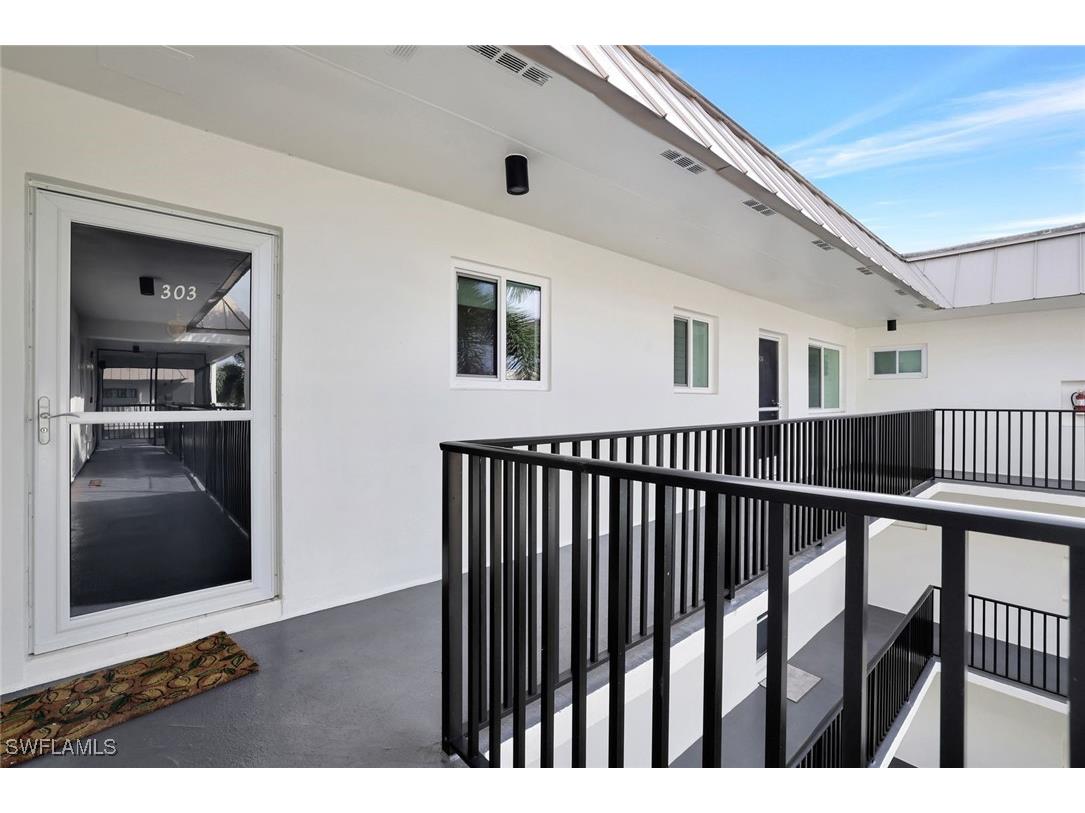 766 Central Avenue #303 Naples FL 34102 225075884 image24