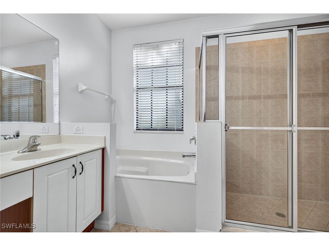 7666 Bristol Circle Naples FL 34120 225077165 image10