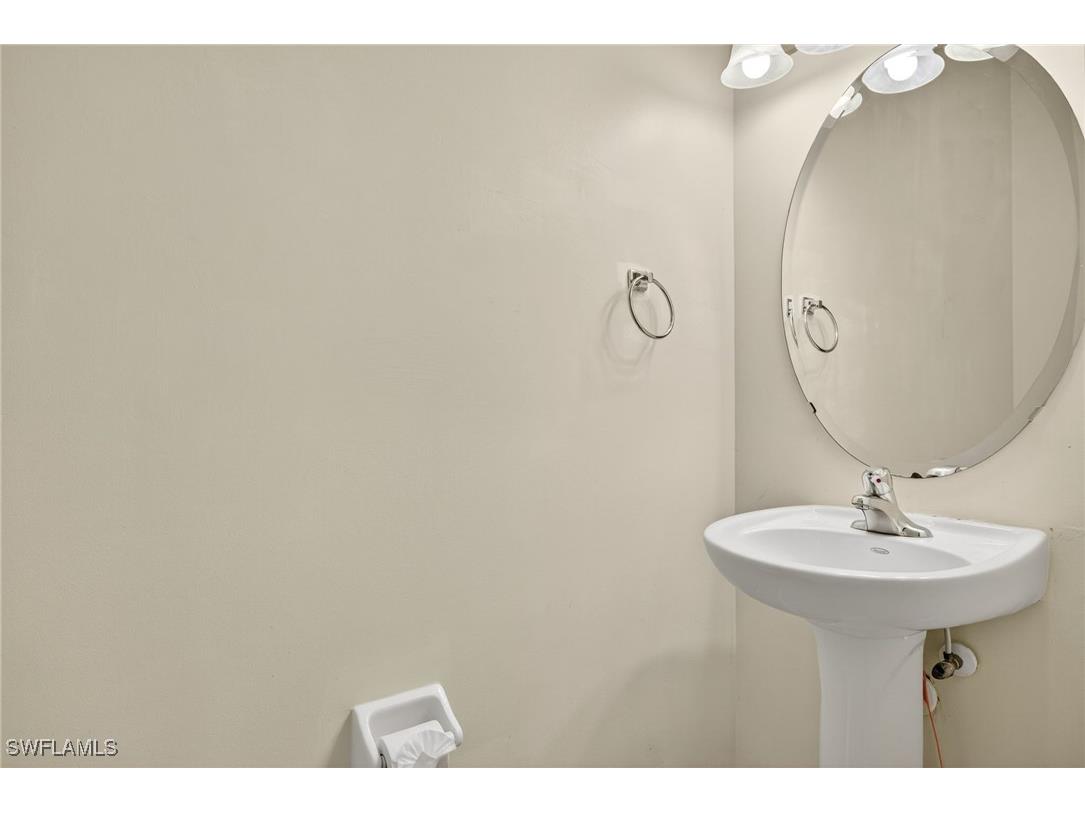 7666 Bristol Circle Naples FL 34120 225077165 image16