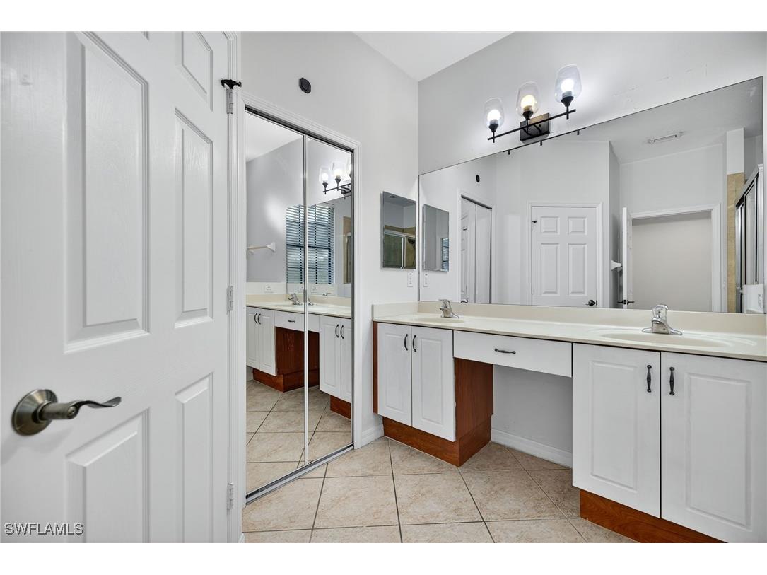 7666 Bristol Circle Naples FL 34120 225077165 image9