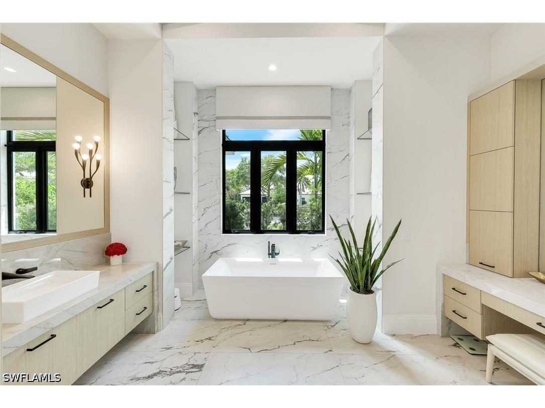 767 Park Shore Drive Naples FL 34103 226014485 image13