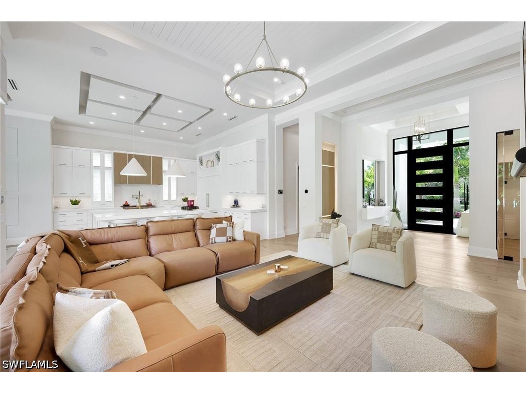 767 Park Shore Drive Naples FL 34103 226014485 image2