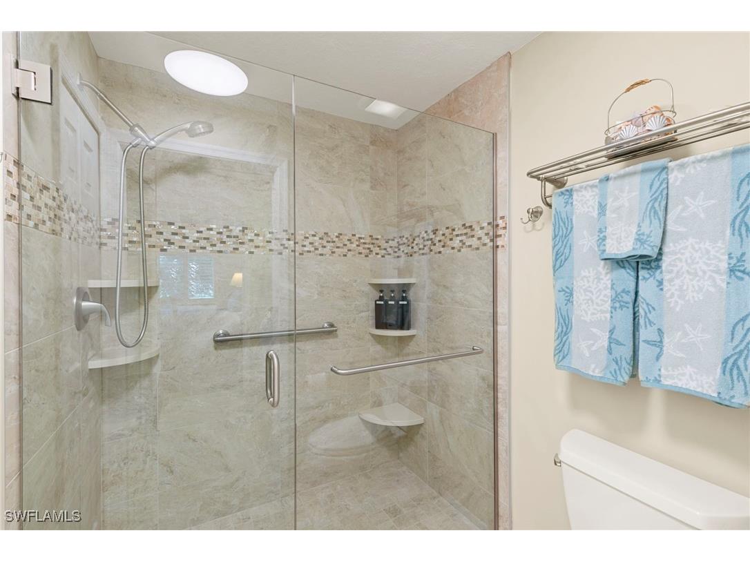 7670 Pebble Creek Circle #103 Naples FL 34108 226004047 image12