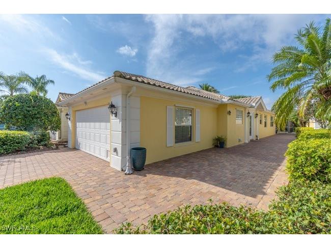 7676 Rozzini Lane Naples FL 34114 225019136 image1