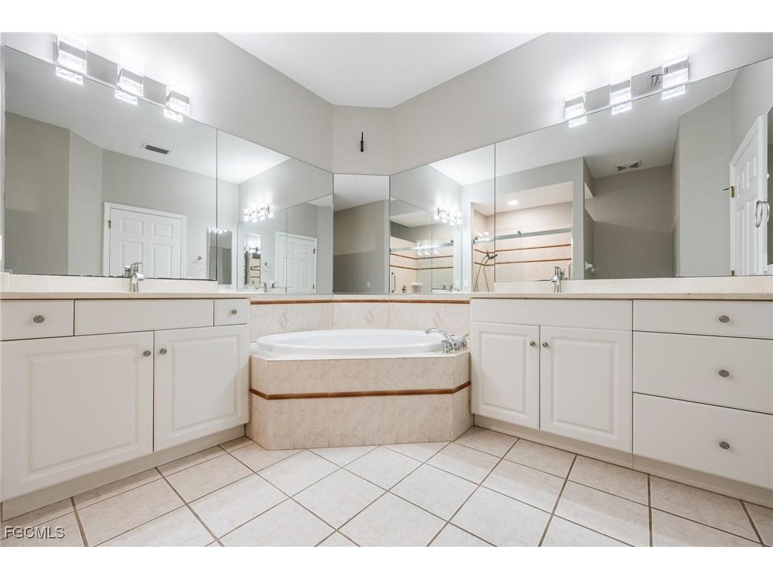 7678 Bay Lake Drive Fort Myers FL 33907 2025017575 image10