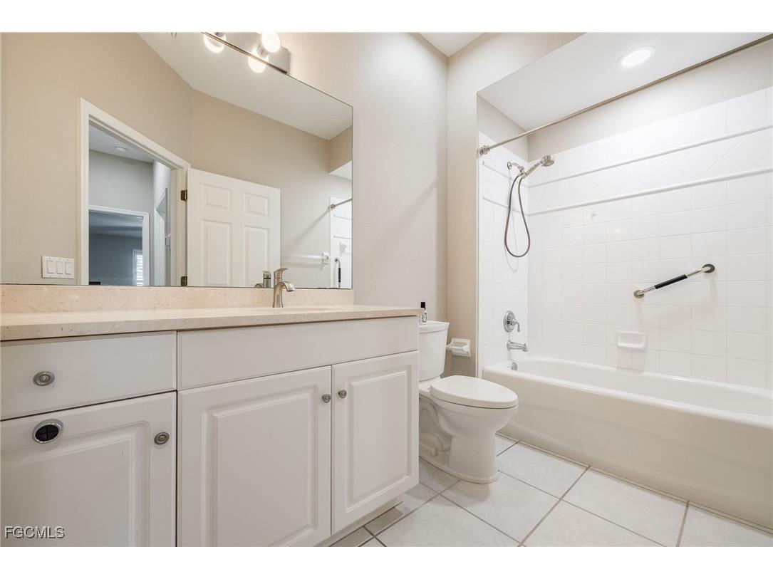 7678 Bay Lake Drive Fort Myers FL 33907 2025017575 image18