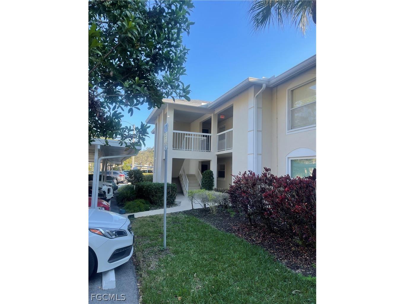 768 Landover Circle #201 Naples FL 34104 2026008458 image1