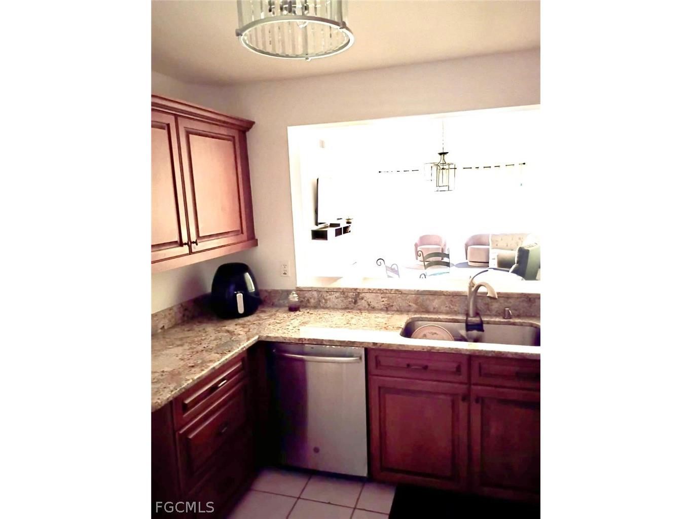 768 Landover Circle #201 Naples FL 34104 2026008458 image5