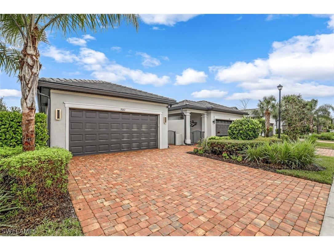 7682 Jacaranda Lane Naples FL 34114 223012831 image1