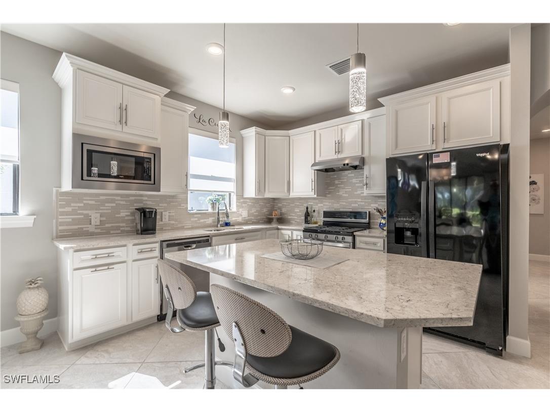 7686 Jacaranda Lane Naples FL 34114 225011172 image1