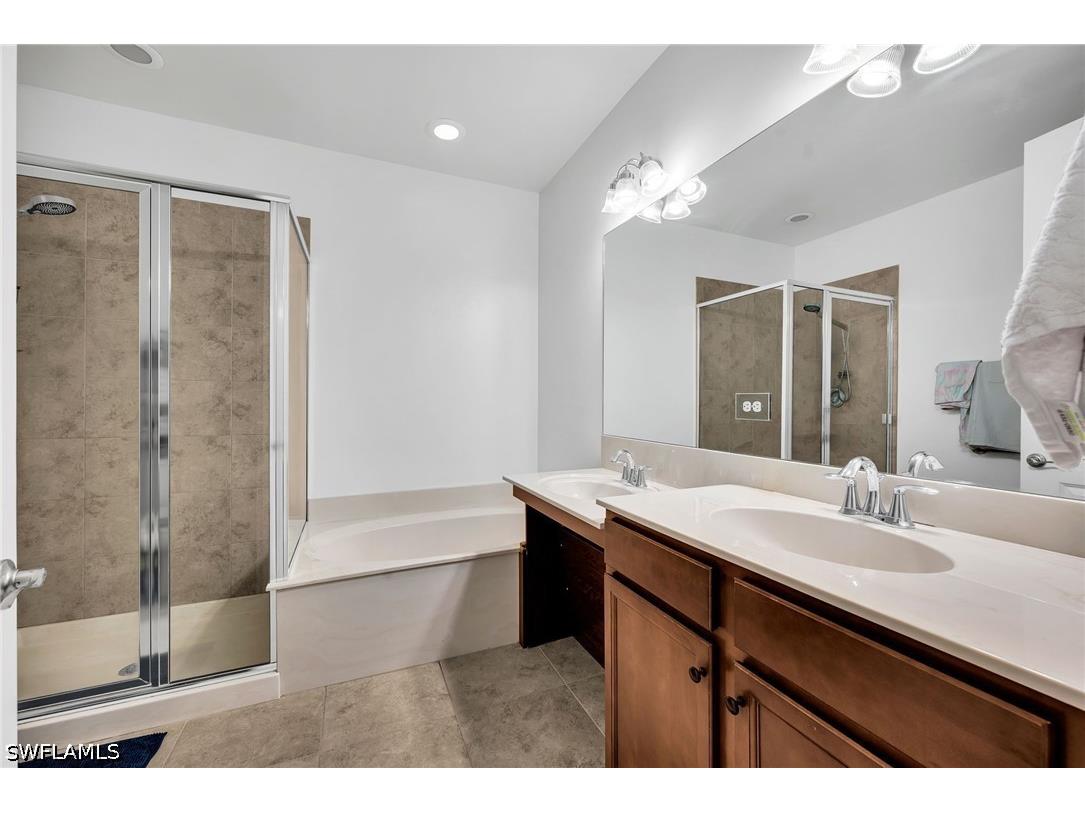 7689 Bristol Circle Naples FL 34120 226024853 image8