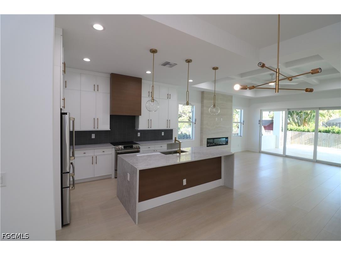 769 95th Avenue N Naples FL 34108 2026013399 image2