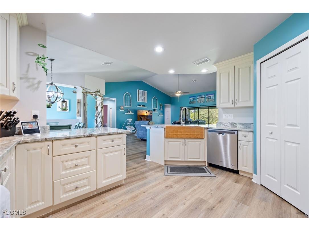 7690 18th Place Labelle FL 33935 2025011228 image10