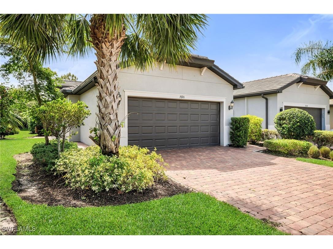 7690 Jacaranda Lane Naples FL 34114 225056443 image1