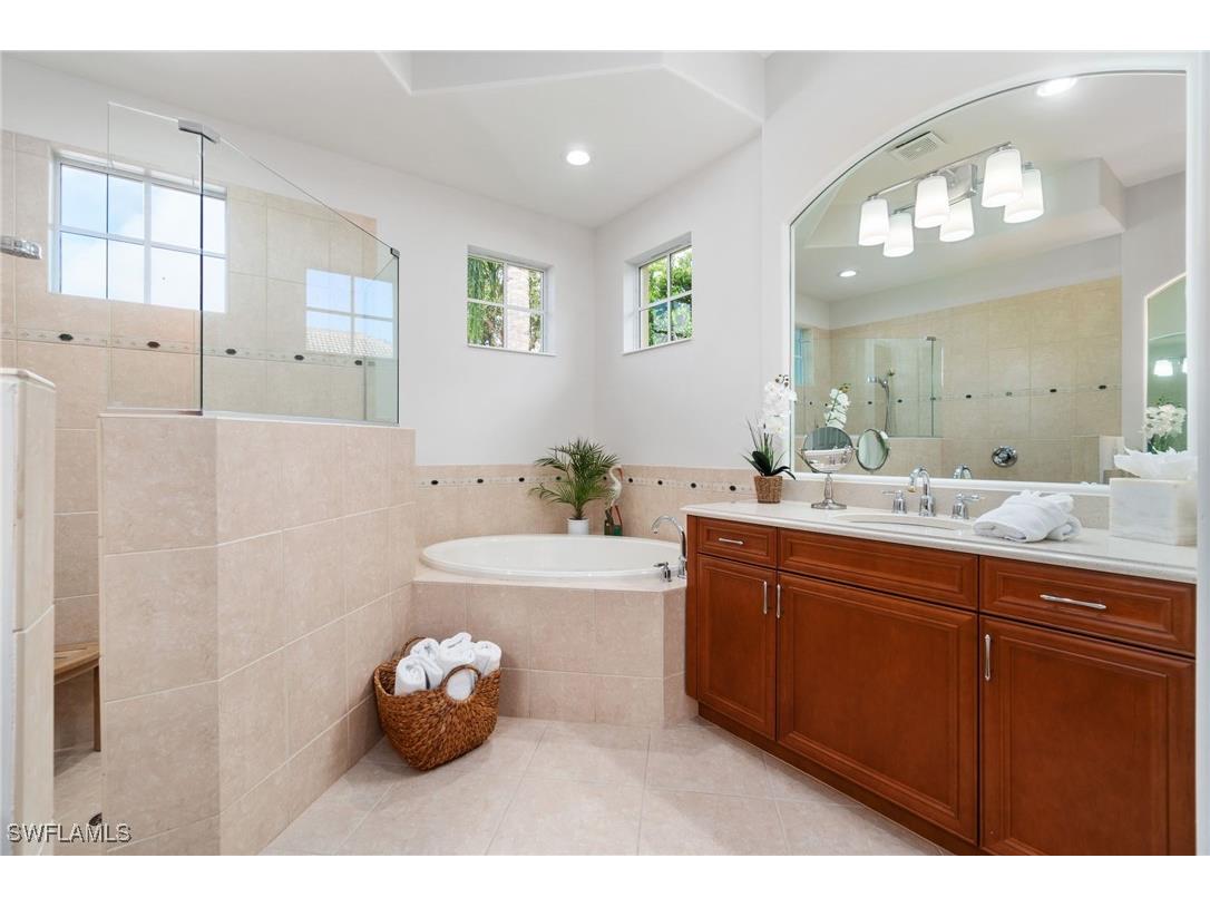 7692 Cottesmore Drive Naples FL 34113 225026078 image21